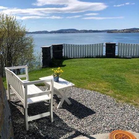 Koselig Nyoppusset 3 Roms Leilighet Med Egen Parkeringsplass I Rolige Omgivelse Naer Sjoen, 2 Mil Nord For Bergen Sentrum. Bagian luar foto
